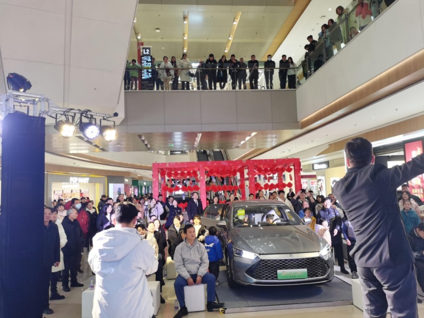 开启“电比油低”时代，7.98万起的秦PLUS荣耀版有多强？