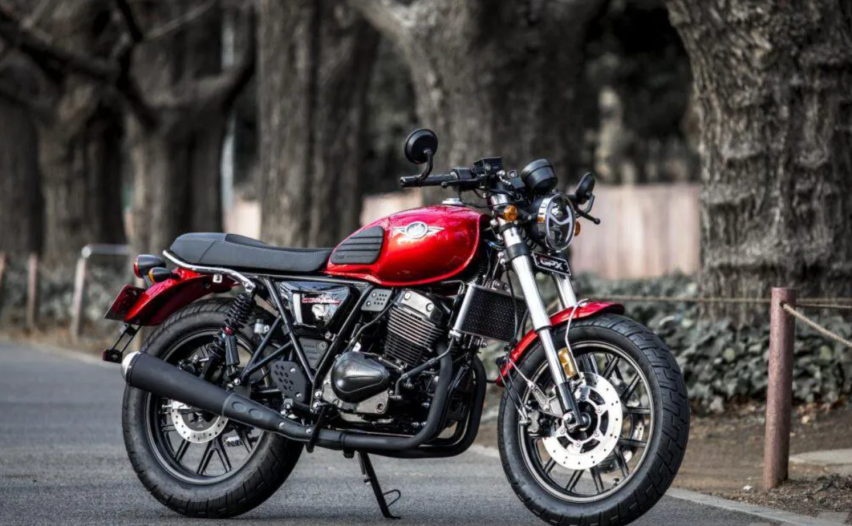 泰国销量仅次本田雅马哈，GPX legend 250Twin，外观复古