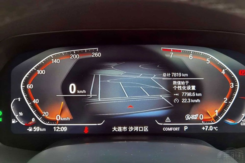 豪华中大型SUV的精彩对决：奔驰GLE和宝马X5谁更胜一筹