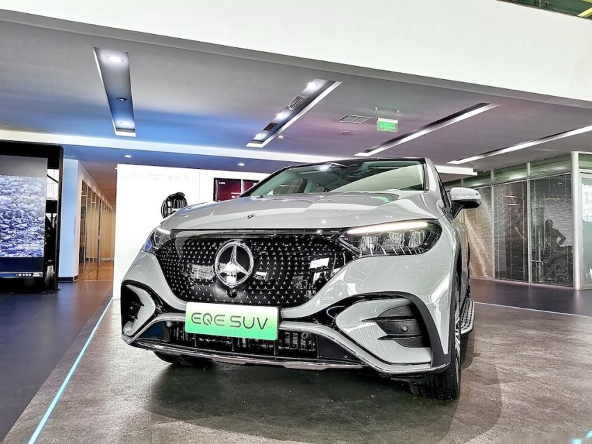 不只是豪华，更是实力派全能选手——探店实拍全新EQE纯电SUV