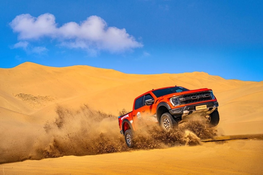Cars01试驾丨征战沙场手到“禽”来 体验全新福特F-150猛禽