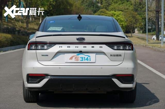 全新蒙迪欧对比奥迪A4L？别说就算豪华品牌又如何