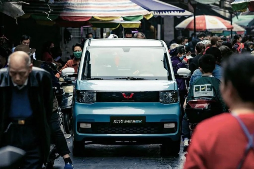 2.98万起的预售价，五菱宏光MINI EV真的会火嘛？