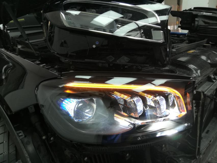 成都 20款奔驰GLS450 改装原厂LED几何光束大灯