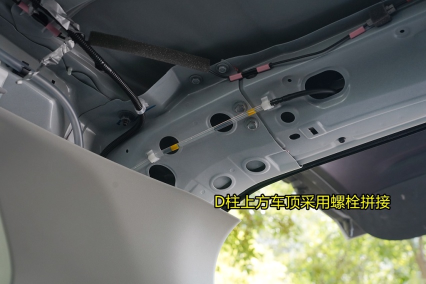 新奇骏拆解(3)车顶结构 锈迹斑斑的大新车！