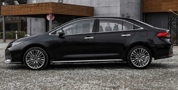 15万预算买啥运动型轿车？大众速腾VS丰田亚洲狮