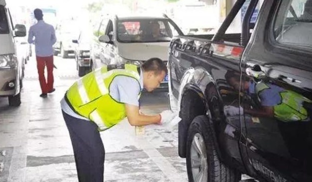 促进新车销量？老旧车辆将加速淘汰，网友：又是一大损失