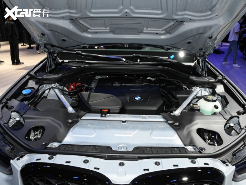 宝马新款X4售价公布！全新家族设计上身，内饰更具科技感