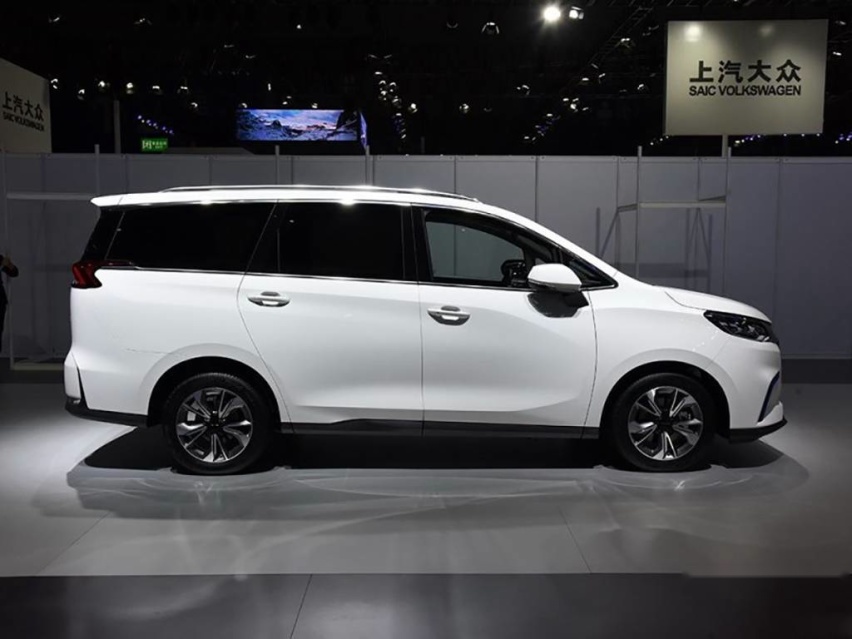 上汽大通EG50上市，纯电动MPV，补贴后16.98万起