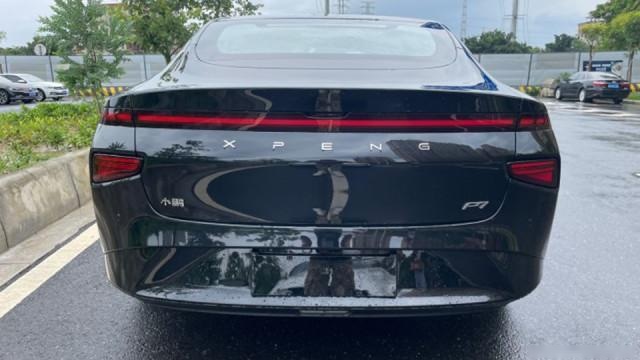 小鹏P7推新版本，零百比Model 3慢1秒，便宜近2万能买吗？