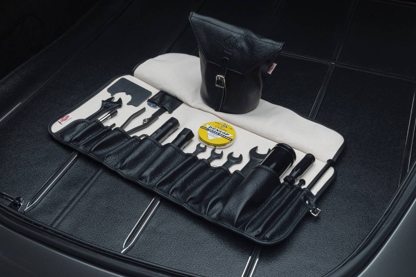 10_E-Type 60周年典藏版车型提供专属打造的工具包.jpg