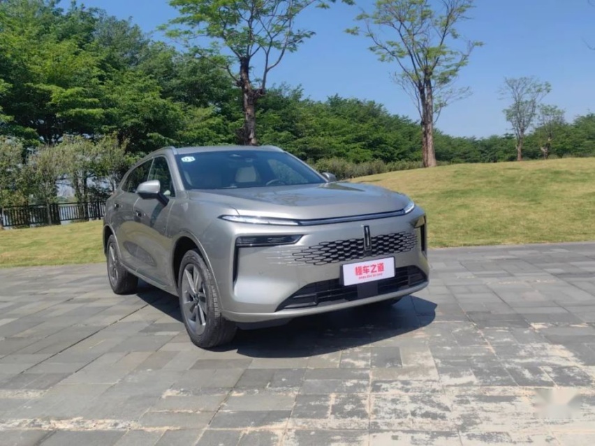 魏牌新摩卡DHT-PHEV，比理想L7还有料