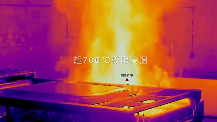 12月14日，看极氪金砖电池如何铸就黄金安全品质