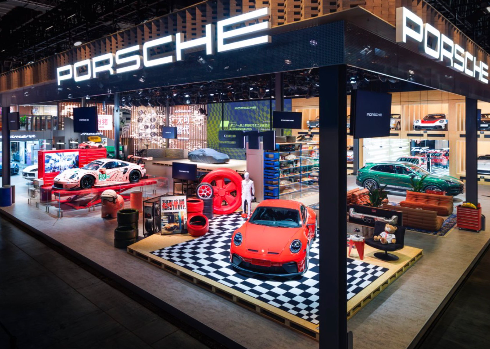 保時捷史上最大展車規模!新款Cayenne逐夢版/勁馳版開售 保時捷史上最大展車規模!新款Cayenne逐夢版/勁馳版開售