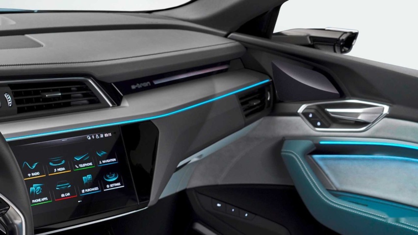 奥迪 e-tron Sportback搭载黑科技亮相洛杉矶车