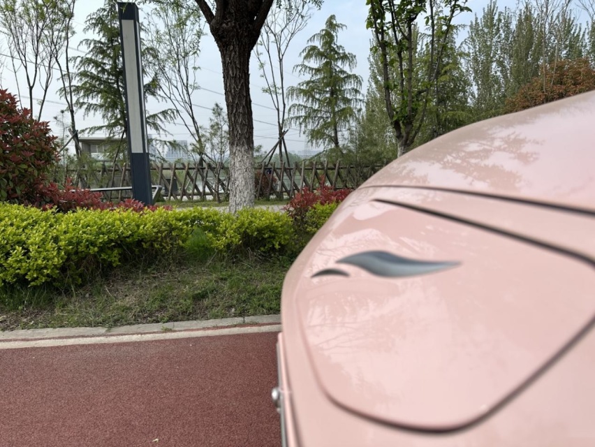 吉祥云度云兔，航空公司也造车？纯电小车大配置