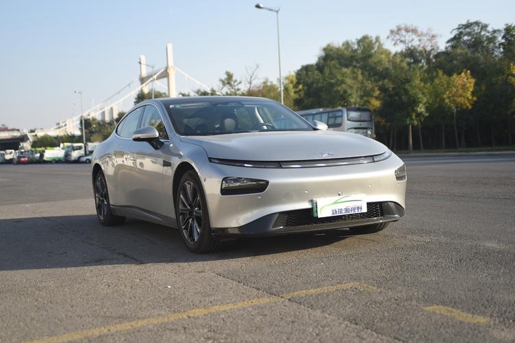 动力续航上能与特斯拉Model 3比肩的车型——小鹏P7