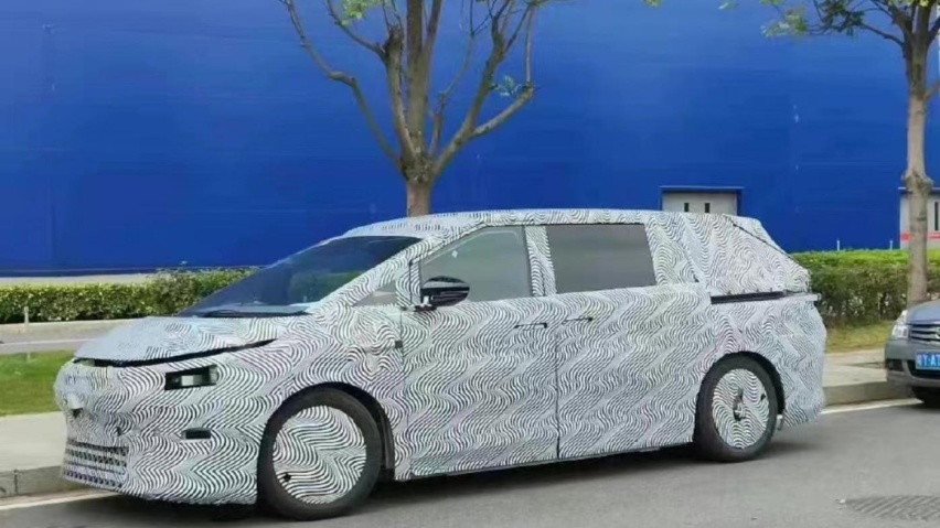 小鹏全新MPV，续航或超700公里，充电比极氪腾势快？