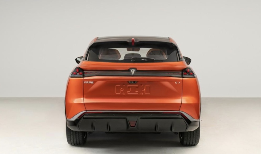 长安深蓝S7来了，比汉兰达大，纯电/增程两种动力，对标Model Y
