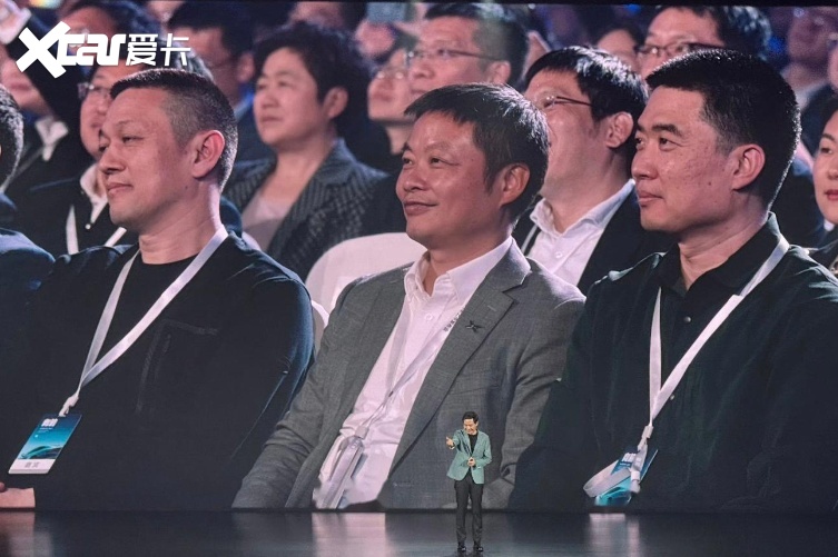 最有趣的是魏建军,李斌和何小鹏在小米su7价格公布前后的表情变化