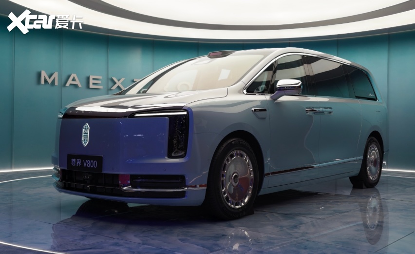 2026成都车展：5.5米车长、六颗激光雷达，尊界V800上市后首秀