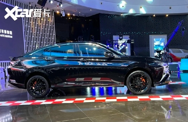 1.5T+ CTCC弯道王，风神奕炫冠军版打破运动轿跑新门槛