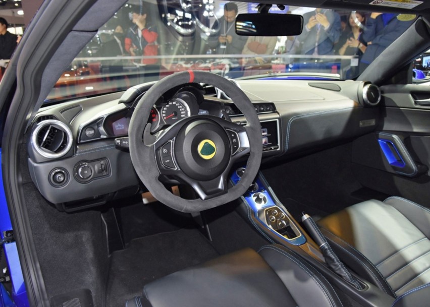 3.5L V6机械增压，4.1秒破百，极速280km/h