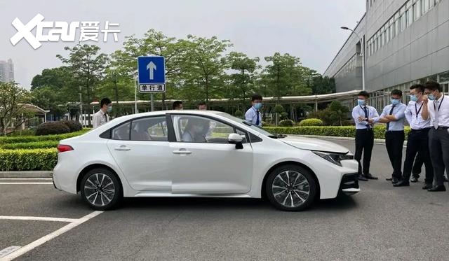 想买思域的再等等，雷凌运动版实车曝光，搭黑色大嘴标配尾翼