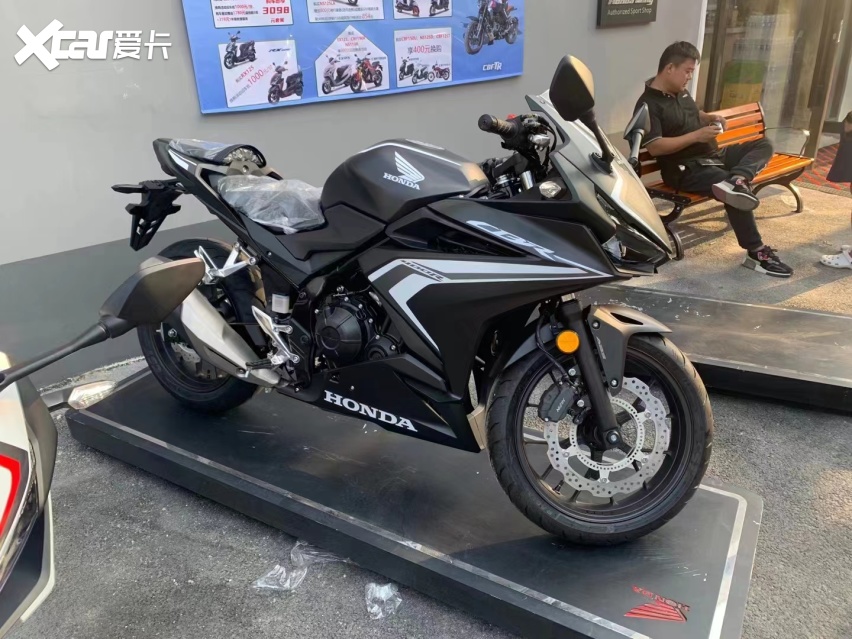 cbr400r黑色图片