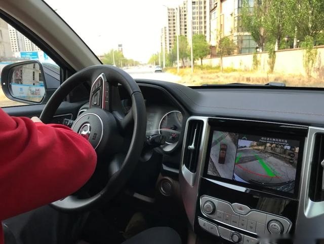 试驾长城炮乘用版 谁说皮卡只能硬汉
