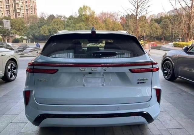 新款魏牌摩卡DHT-PHEV实车亮相，是你喜欢的风格吗？