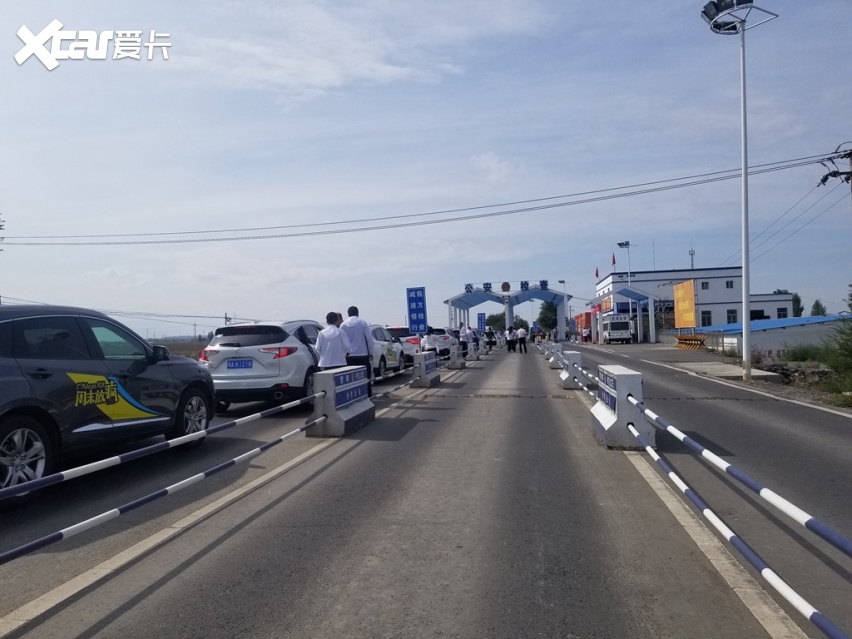 沿途景色美成天堂 自驾新疆RDX跑长途够用吗？