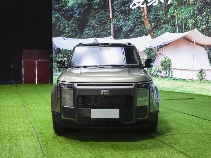 北汽推出增程SUV，外观像仰望U8，内饰像理想L8，这是哪一出？