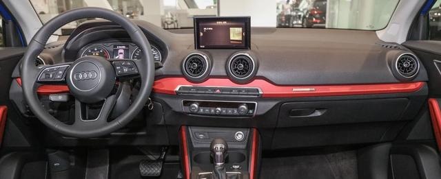 20万就能开回家的BBA豪华紧凑SUV,这两款怎么选?