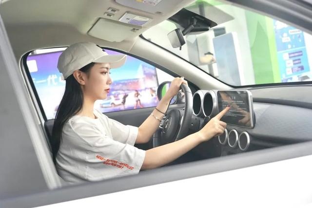 车圈女神为何对欧拉R1欲罢不能?