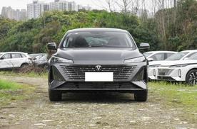 10万内想买燃油轿车，逸动与帝豪有什么优缺点？