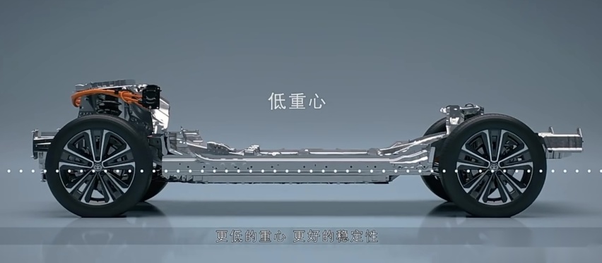 翻版比亚迪海豹？一汽丰田bZ3正式发布，搭载比亚迪刀片电池！