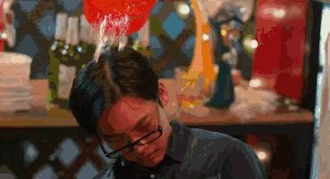 比五菱宏光MINI EV价格更低，空间更大！朋克汽车做到了