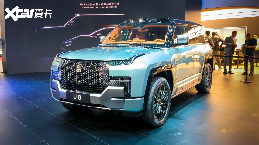 国产百万豪车的高光时刻,上海车展去看仰望u8,还得排队进场!