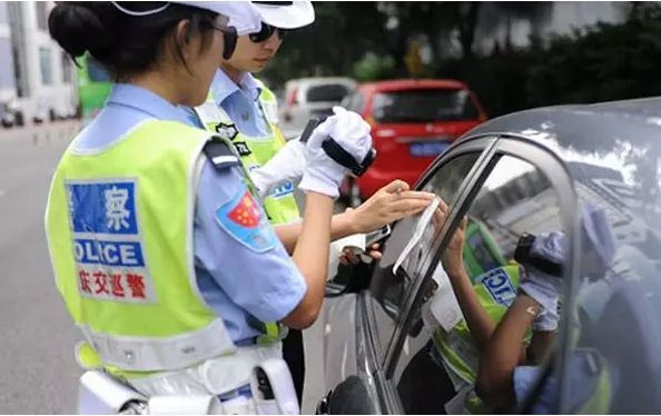交警如何查车？记住几点，交警会“懒得理你”抚州新能源汽车！