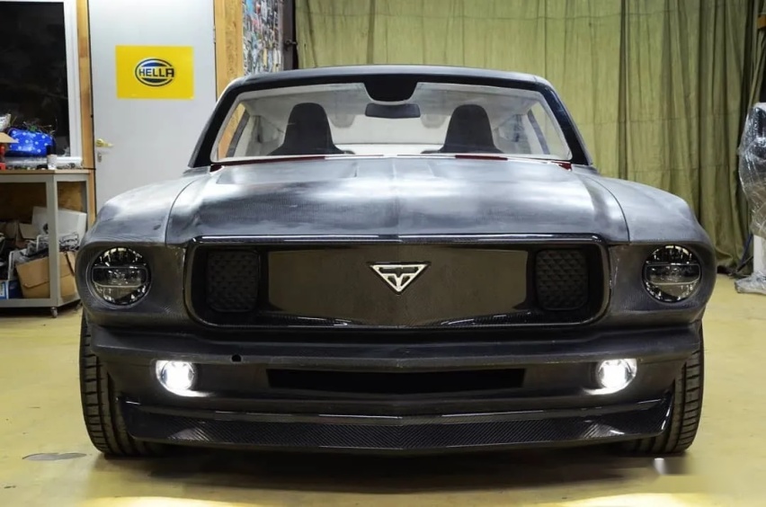 披着Mustang外壳的特斯拉Model S？840马力电动缝合怪来袭