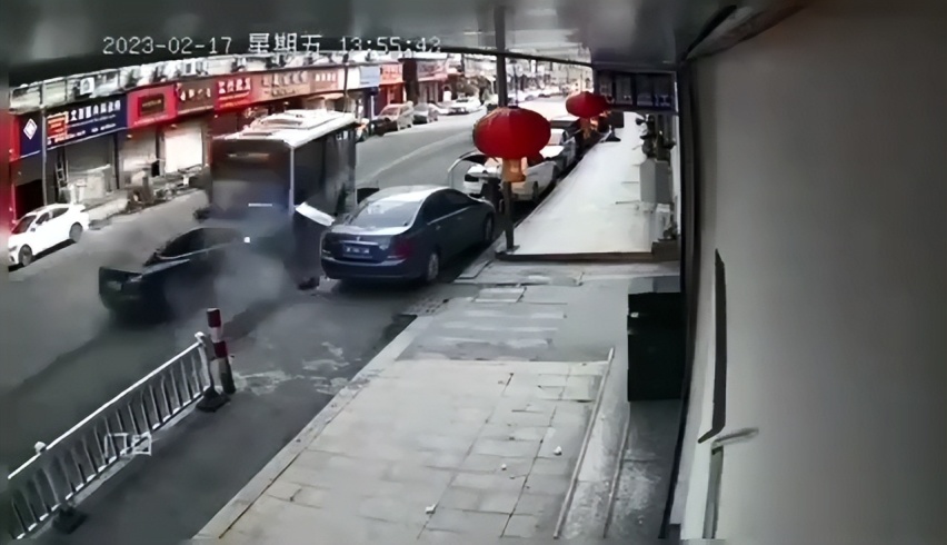 《狂飙》特斯拉 温州事故闪转翻腾 怎么刹车灯不亮？