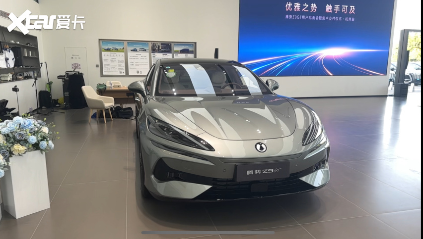 腾势Z9GT批量交付开启 赵长江为杭州首批车主交付新车