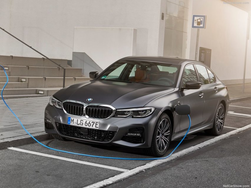 宝马发布黑科技混动型新车330e，原厂5.9秒破百！
