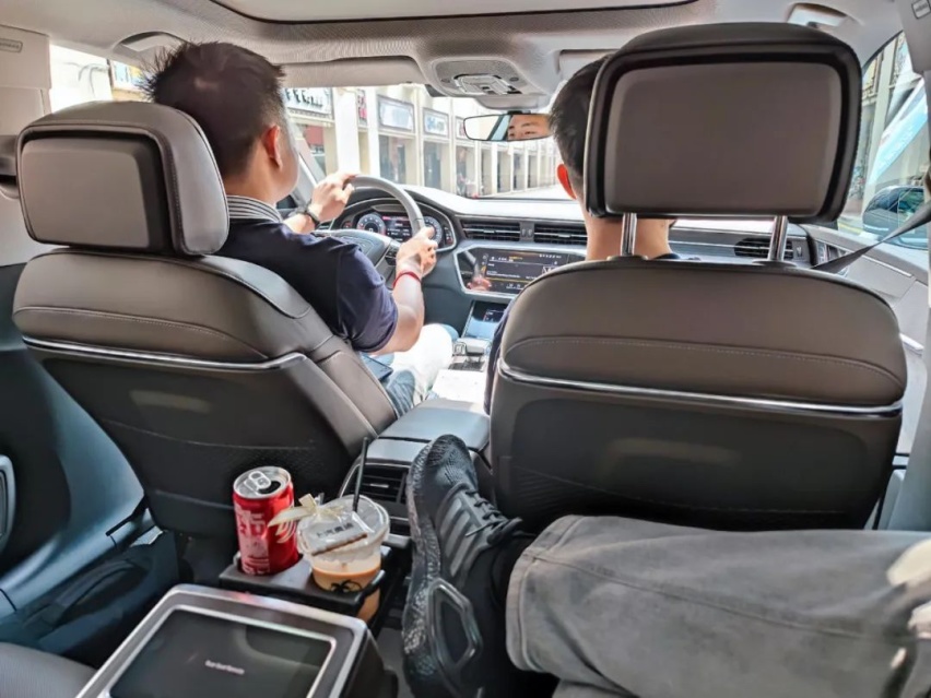 3.0T+空气悬挂，行政级轿车之巅！试驾上汽奥迪A7L
