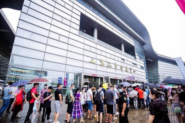 如何达成一次说走就走的旅行？不妨看看第十一届上海房车展