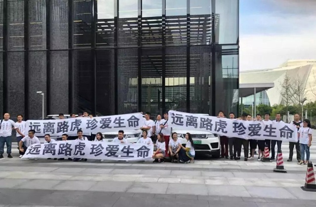 当年说一定要买路虎极光的汽车媒体们，现在为什么不买了？