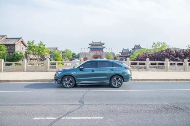 自称新中产座驾，全新UR-V有这个实力吗？这次我们亲自试了试