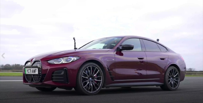 正面对杠！宝马i4 M50和特斯拉Model 3P同场对比，谁加速更快