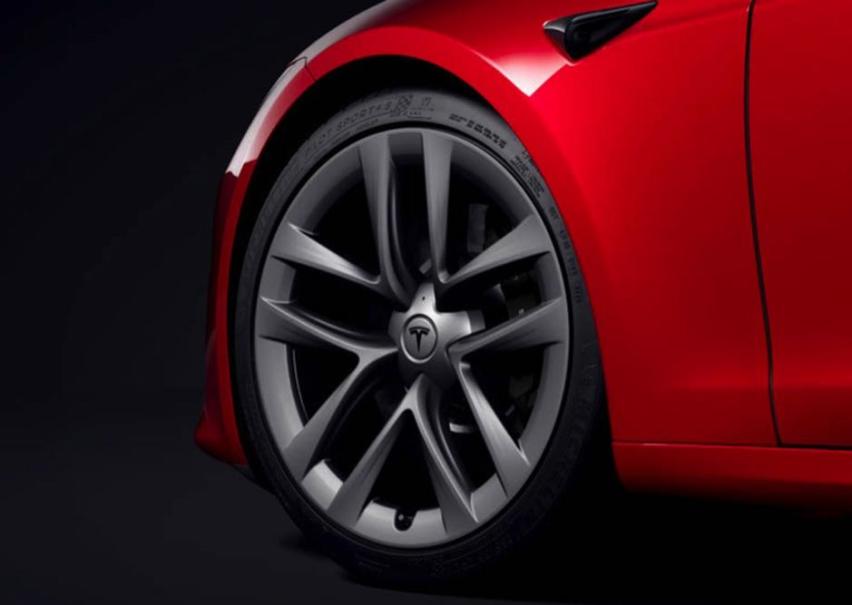 一超多强的特斯拉，推出的Model S Plaid，105.9万起都被